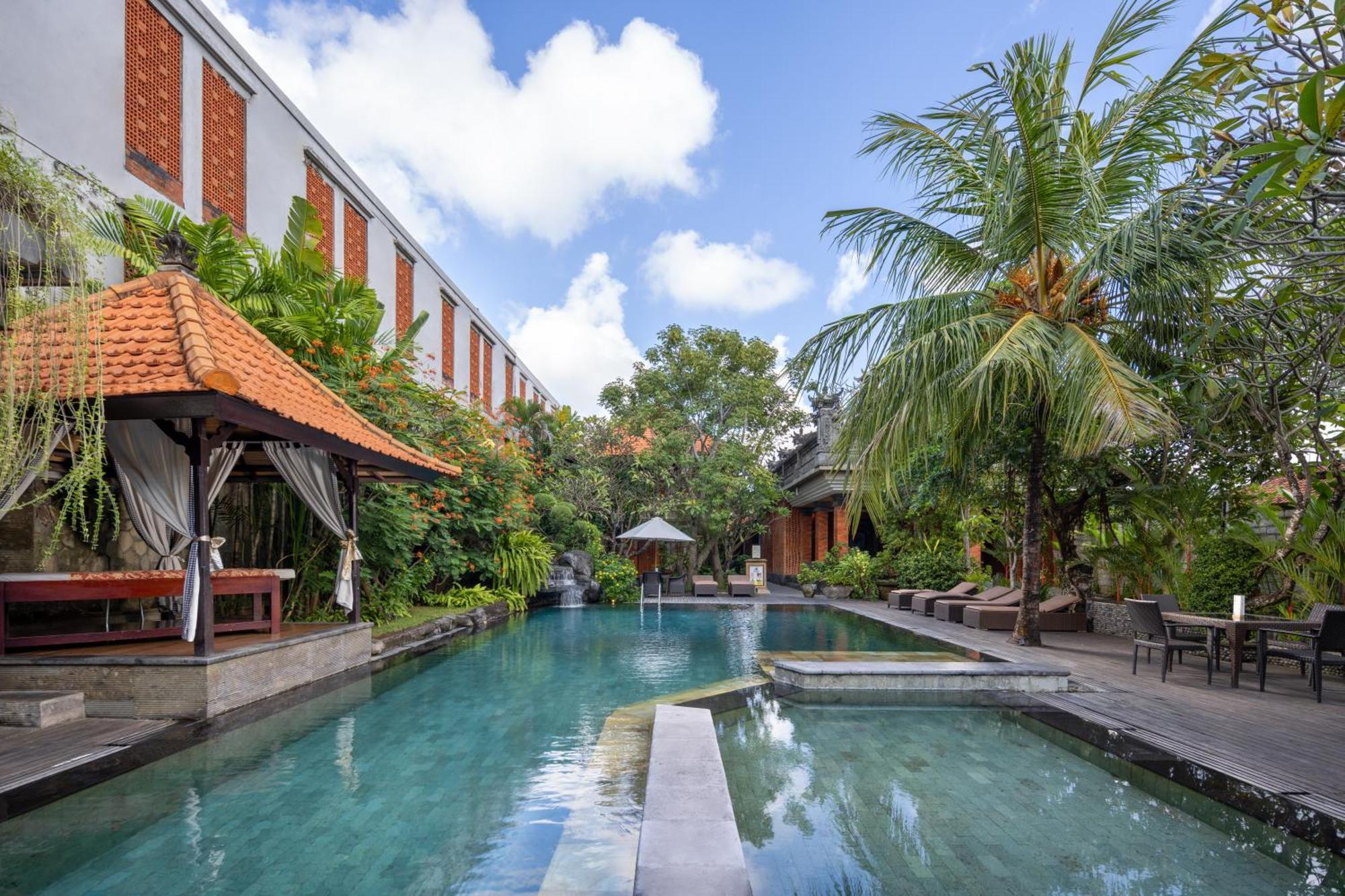 Adi Dharma Hotel Legian Exterior foto